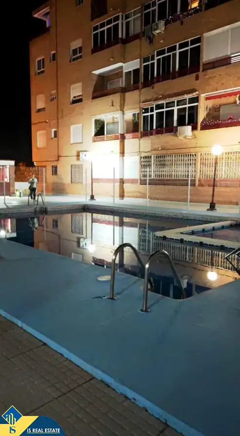 Schwimmbecken von Wohnung zum Verkauf in Torrevieja mit Klimaanlage, Heizung und Terrasse