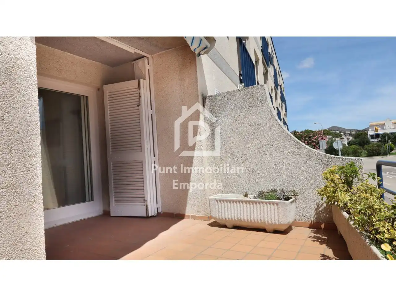 Vista exterior de Apartament en venda en Llançà amb Aire condicionat, Calefacció i Terrassa
