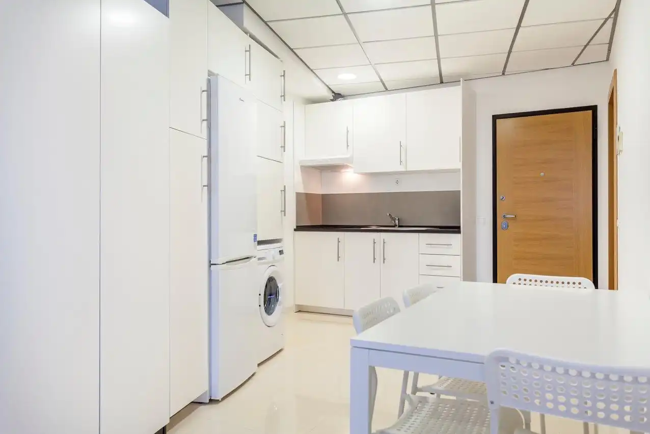 Cocina de Apartamento de alquiler en Valencia con Aire acondicionado, Calefacción y Amueblado