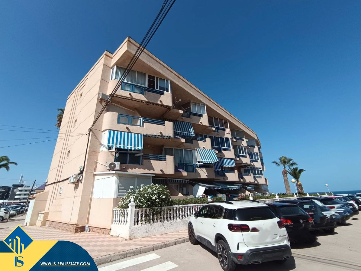 Vista exterior de Estudi en venda en Orihuela amb Aire condicionat, Calefacció i Terrassa
