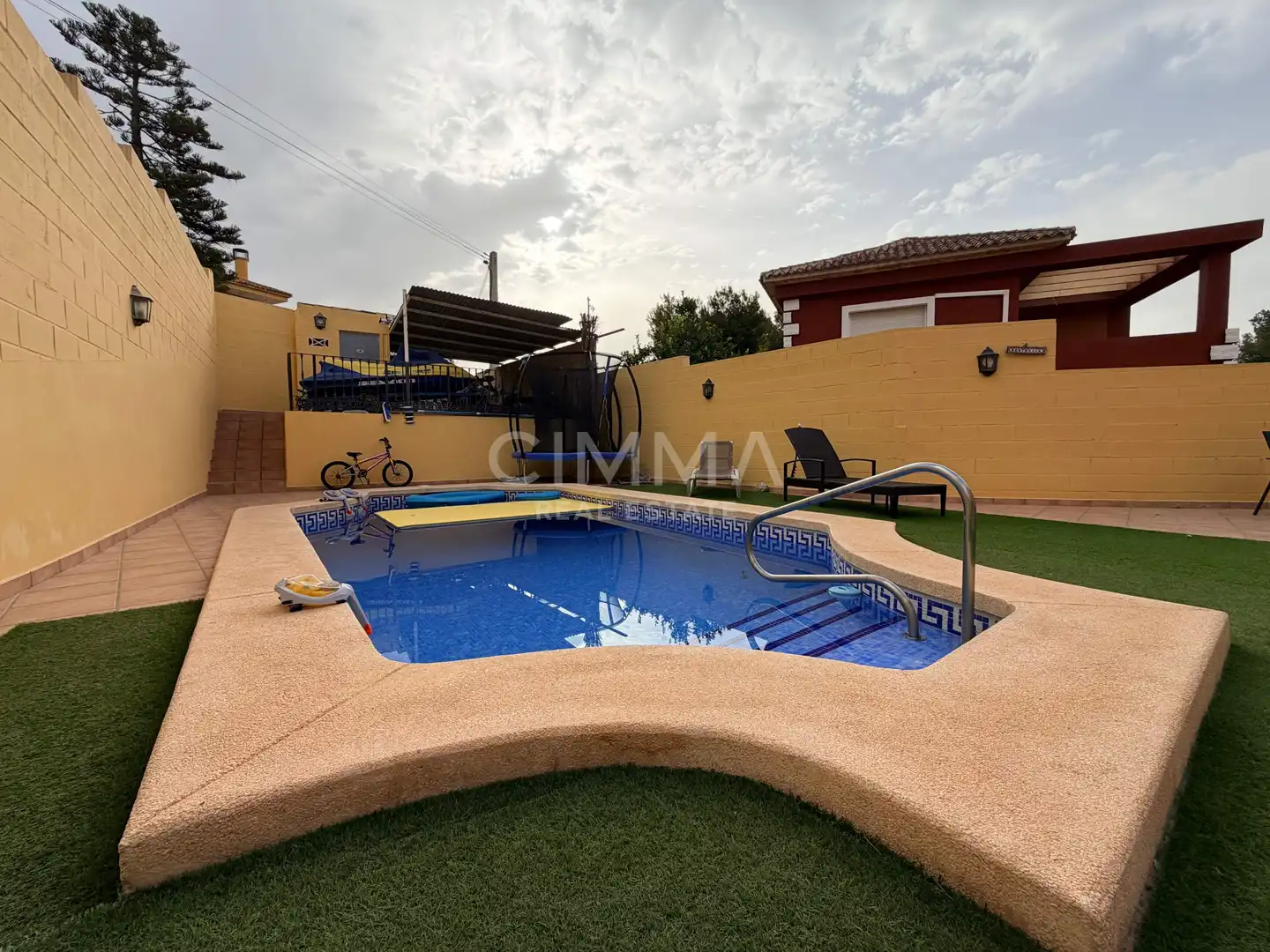 Piscina de Casa o xalet en venda en La Nucia amb Aire condicionat, Calefacció i Jardí privat