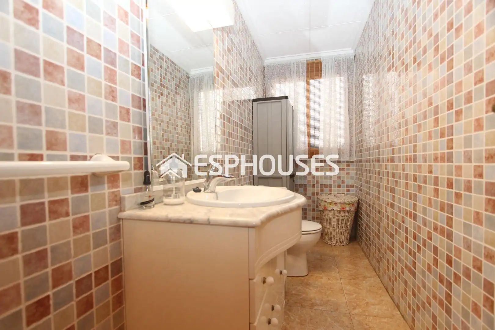 Badezimmer von Wohnung zum Verkauf in Guardamar del Segura mit Klimaanlage, Terrasse und Möbliert
