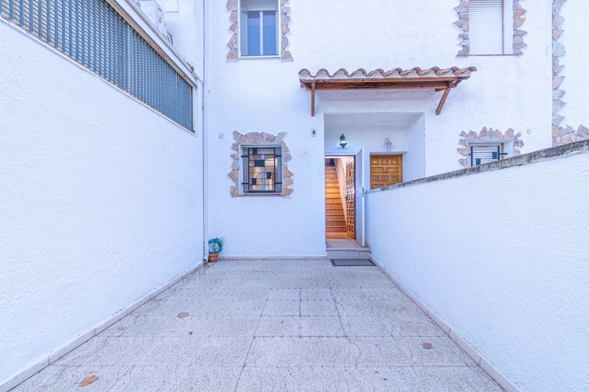 Single-family semi-detached for sale in Empuriabrava  with Private garden, Terrace and Balcony