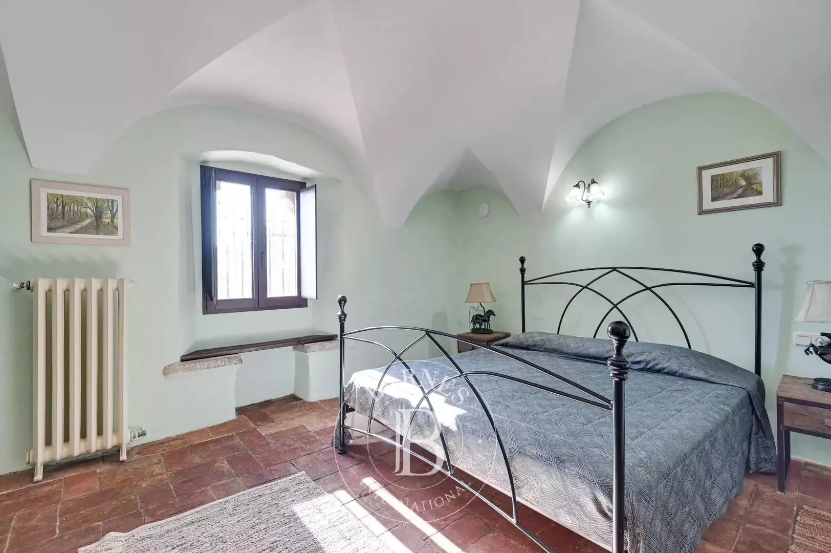 Dormitori de Finca rústica en venda en Ullastret amb Aire condicionat, Calefacció i Terrassa