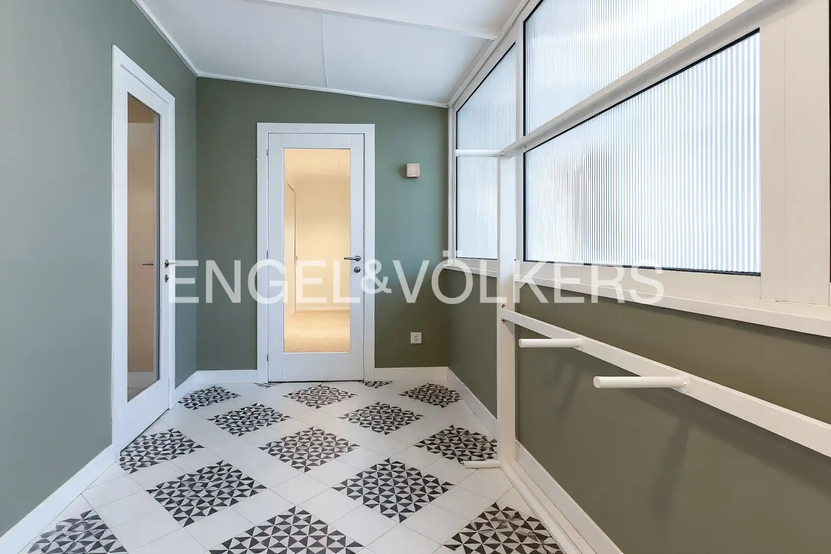 Flat for sale in Barcelona  with Air Conditioner, Heating and Parquet flooring