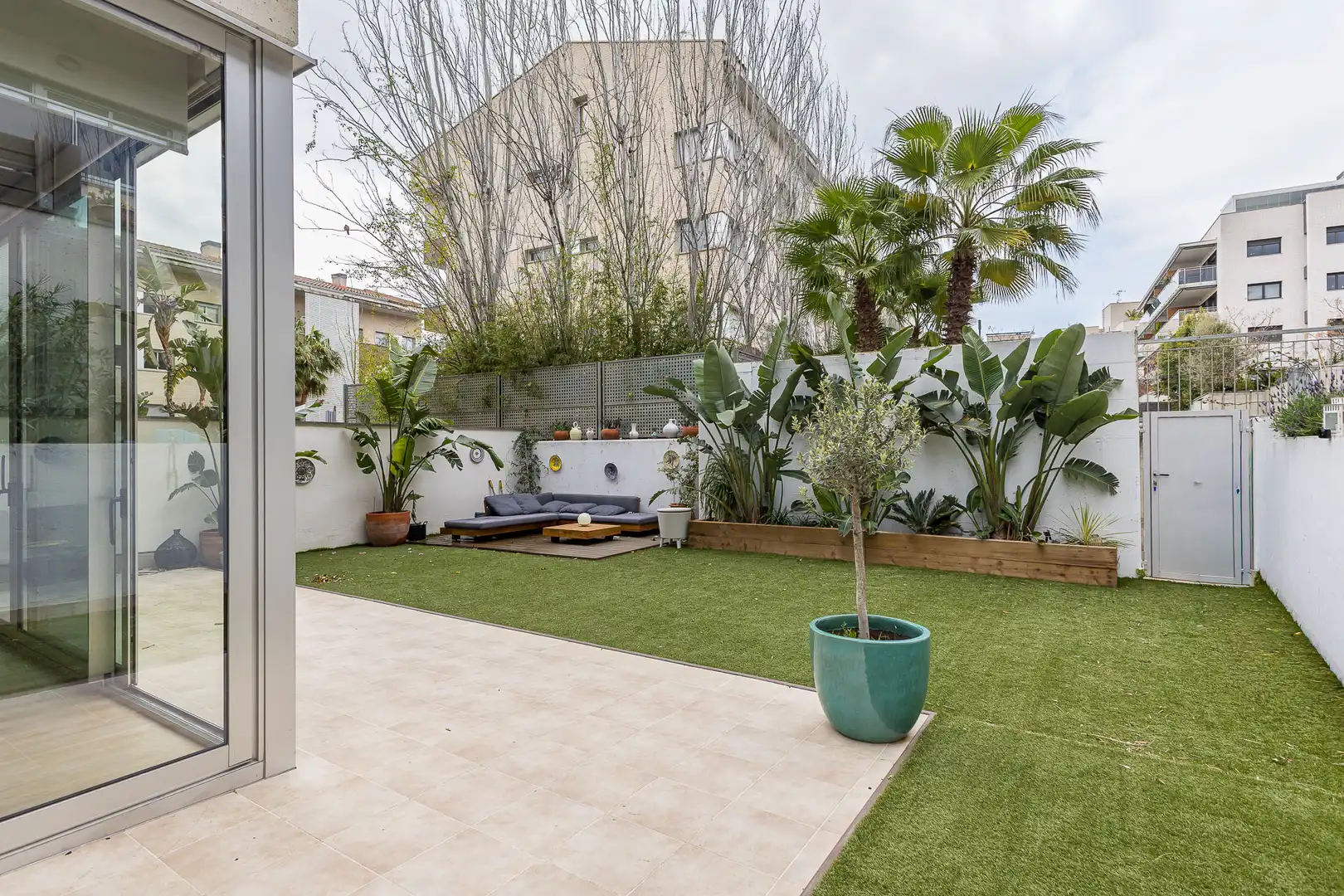 Terrasse von Wohnungen zum Verkauf in Sitges mit Klimaanlage, Heizung und Privatgarten