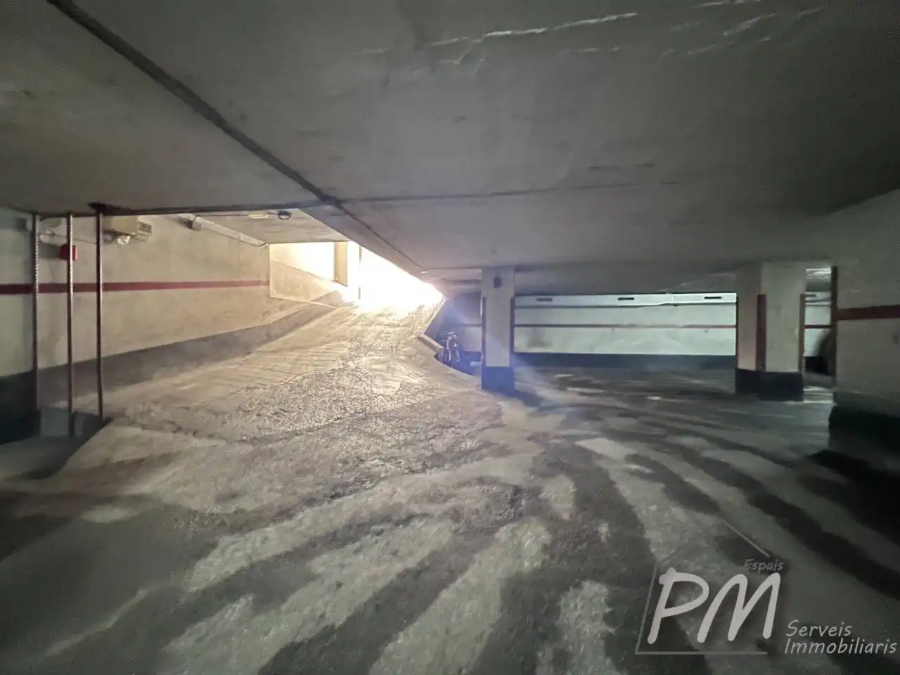 Parkplatz von Garage zur Miete in Girona