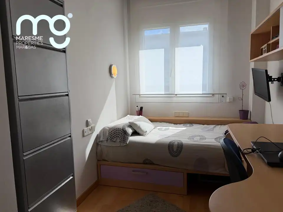 Habitación de Casa adosada en venta en Premià de Mar con Aire acondicionado, Calefacción y Jardín privado