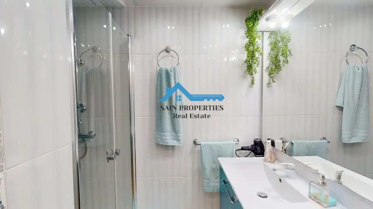Casa aparellada amb terrassa en venda a Varadero, imagen 22