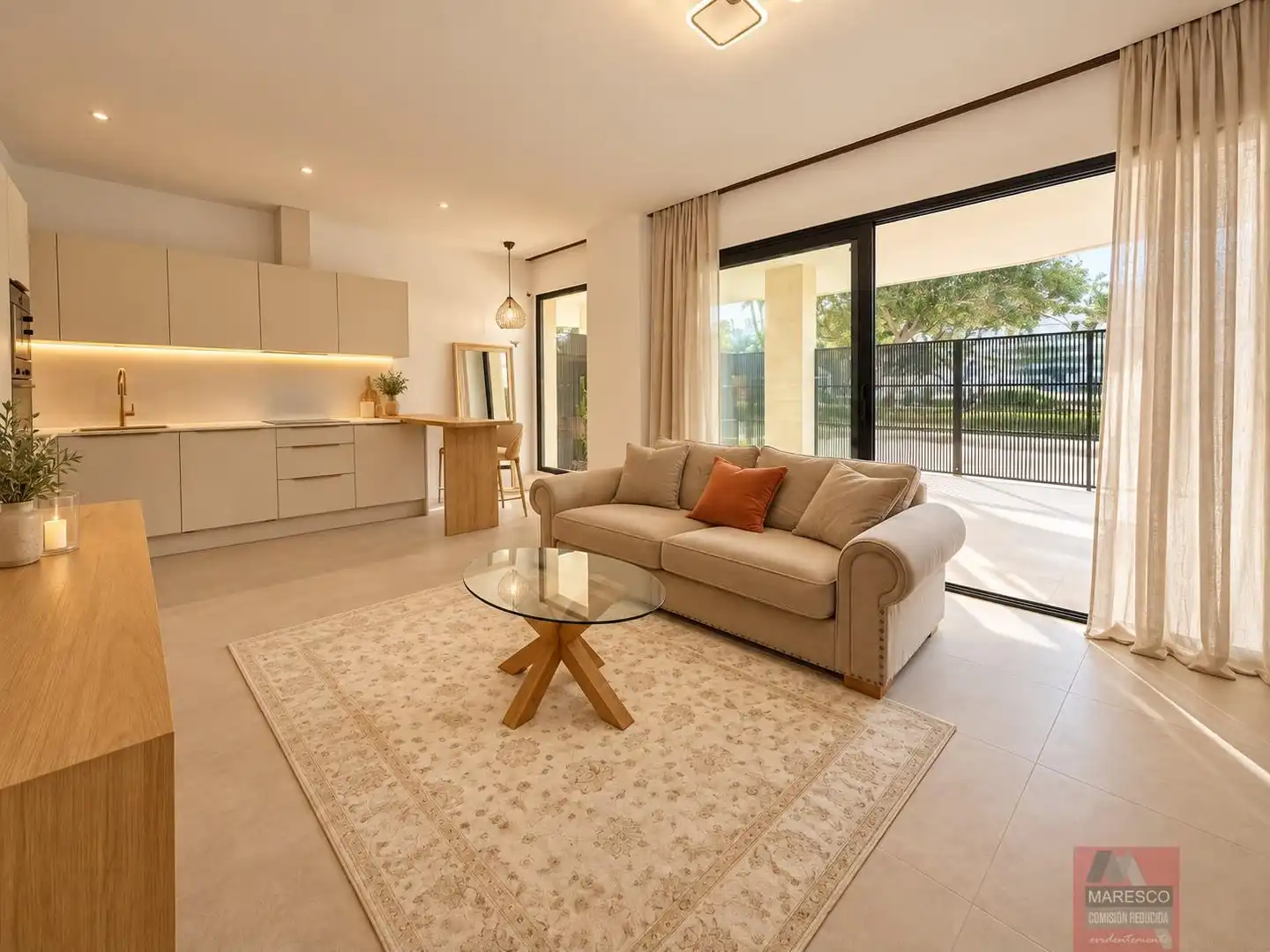 Sala d'estar de Pis en venda en Fuengirola amb Aire condicionat, Terrassa i Moblat