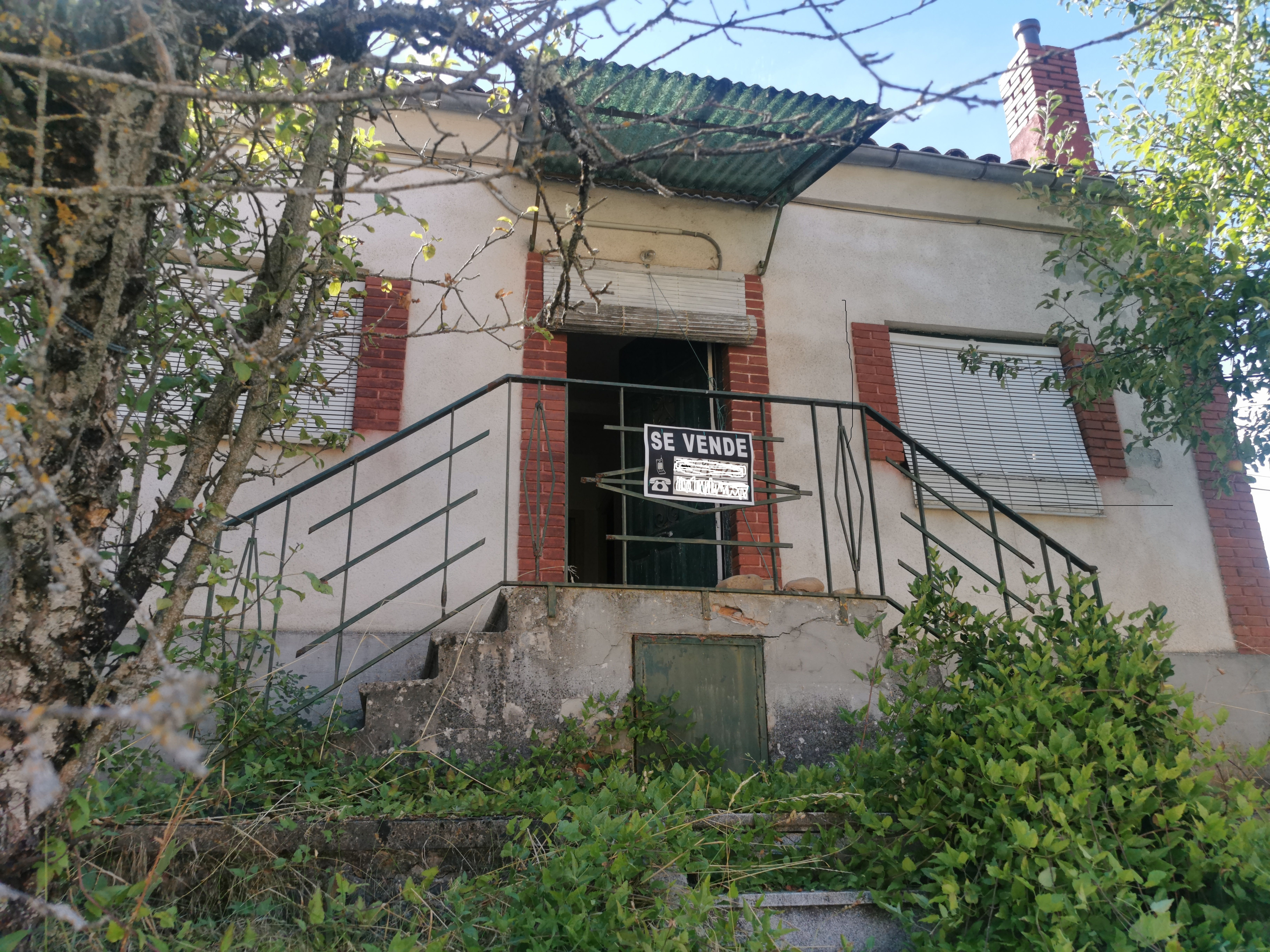 Exterior view of House or chalet for sale in Vegaquemada  with Private garden