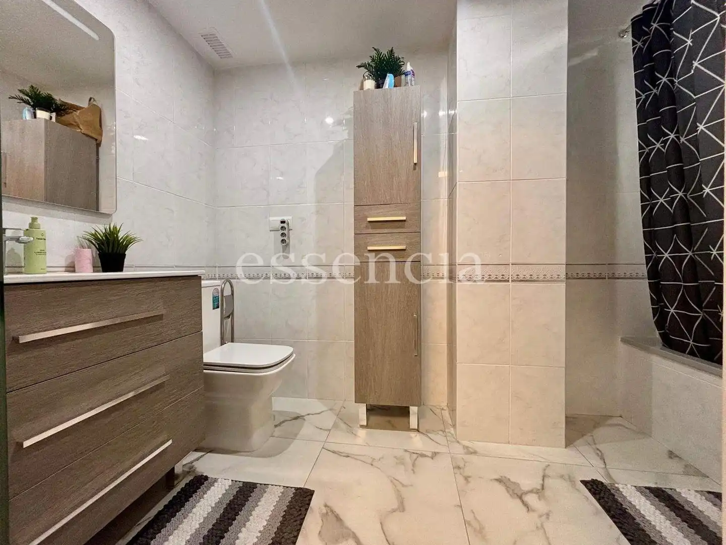 Bathroom of Flat for sale in Gandia  with Air Conditioner and Balcony