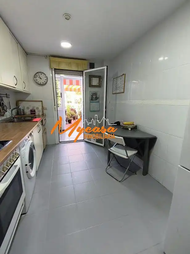 Kitchen of Flat for share in Villaviciosa de Odón  with Terrace and Furnished