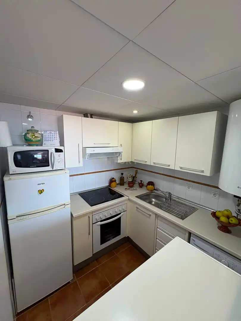 Cocina de Apartamento de alquiler en Benalmádena con Horno y Piscina comunitaria