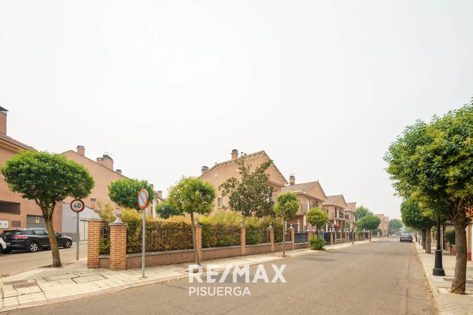 Chalet con jardín en venta en Calle Castilla y León 1, imagen 4