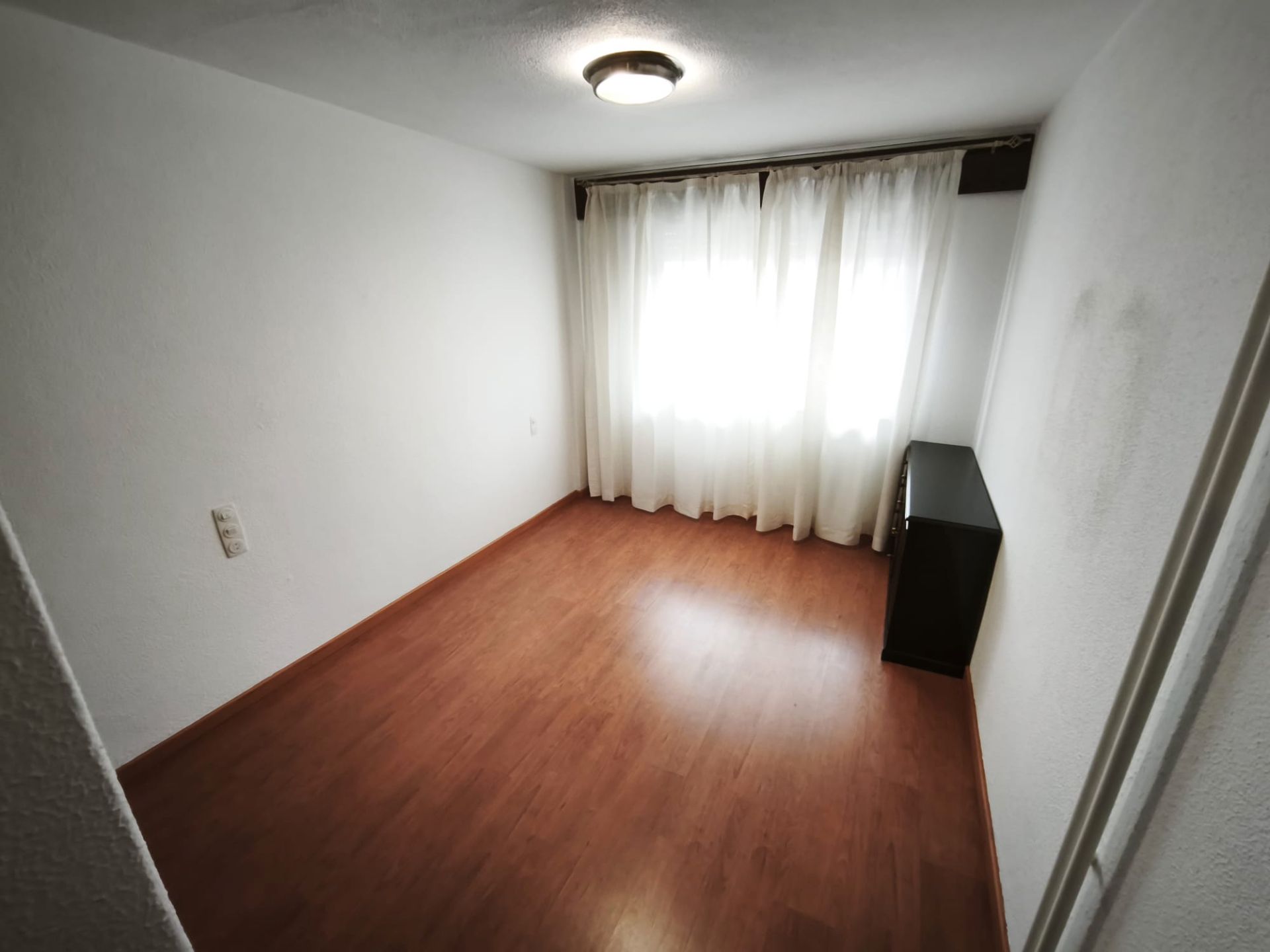 Dormitori de Pis de lloguer en Vigo  amb Calefacció, Parquet i Traster