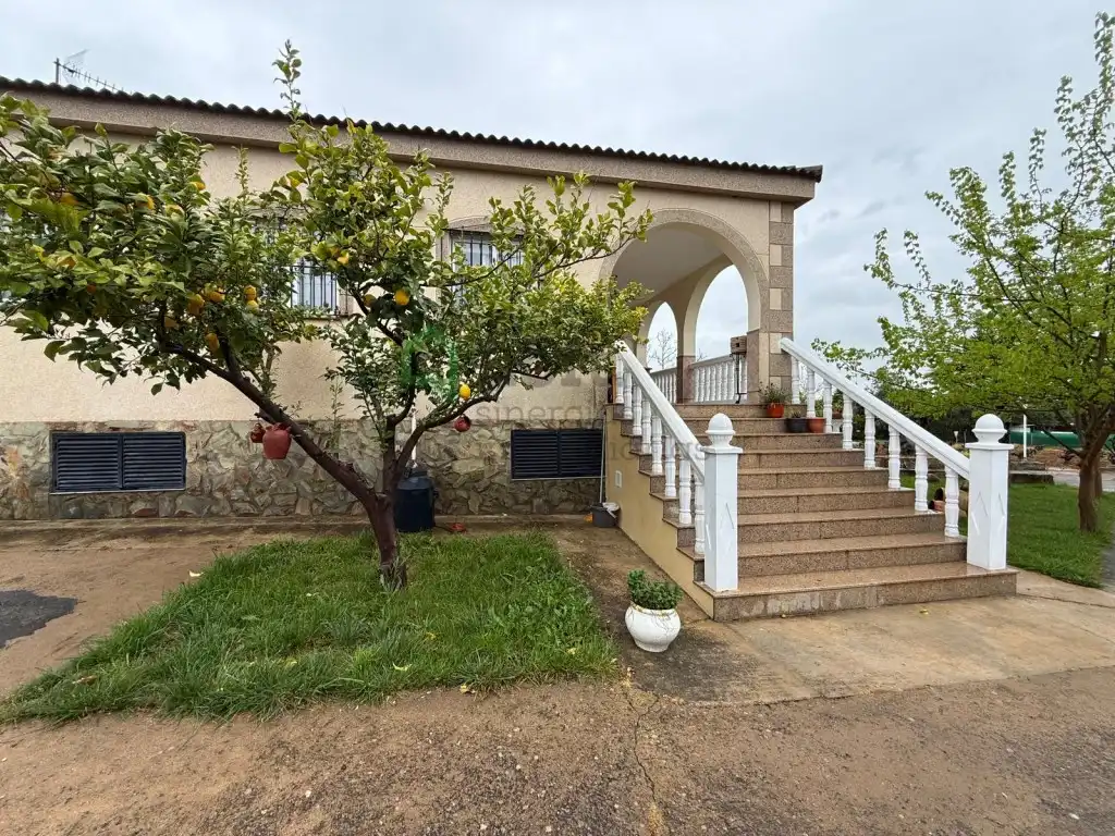 Chalet con jardín en venta en Dehesilla de Calamón - Campomanes, imagen 2