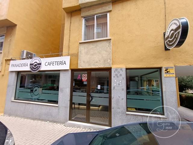 Local comercial en Venta en Calle Virgen De Las Angustias en San Antonio