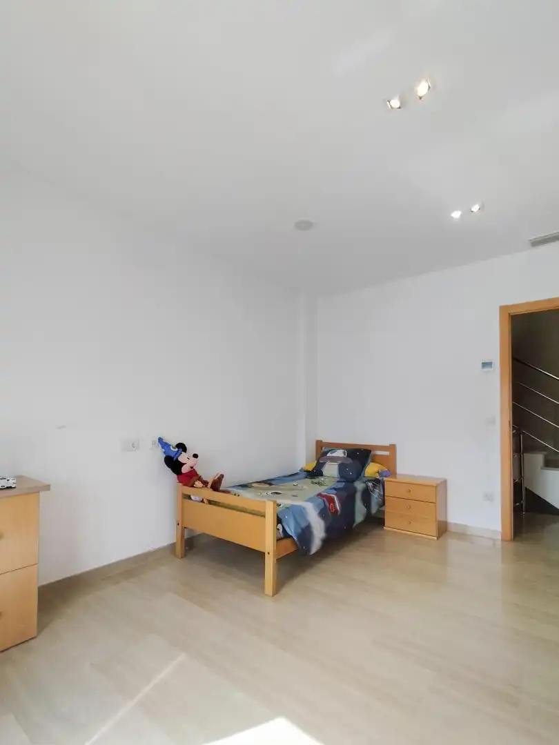 Casa adosada en venta en Alquenència - Venècia