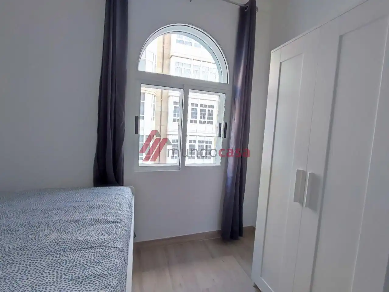 Habitación de Piso de alquiler en Ferrol con Calefacción y Amueblado
