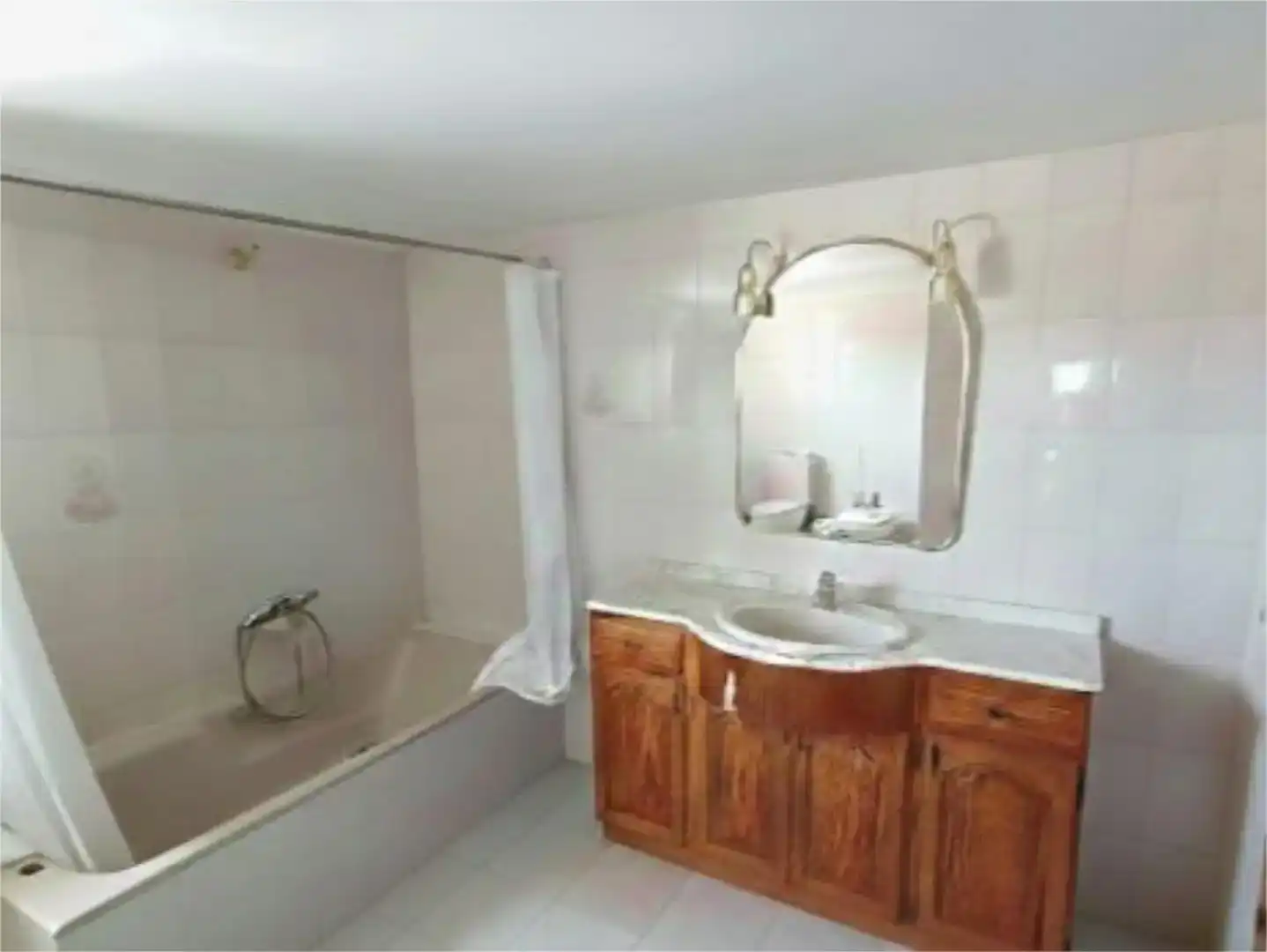 Baño de Piso en venta en Campanet con Jardín privado, Trastero y Piscina