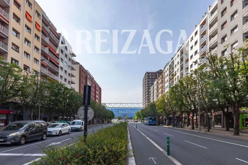 Außenansicht von Wohnung zum Verkauf in Donostia - San Sebastián  mit Heizung und Balkon