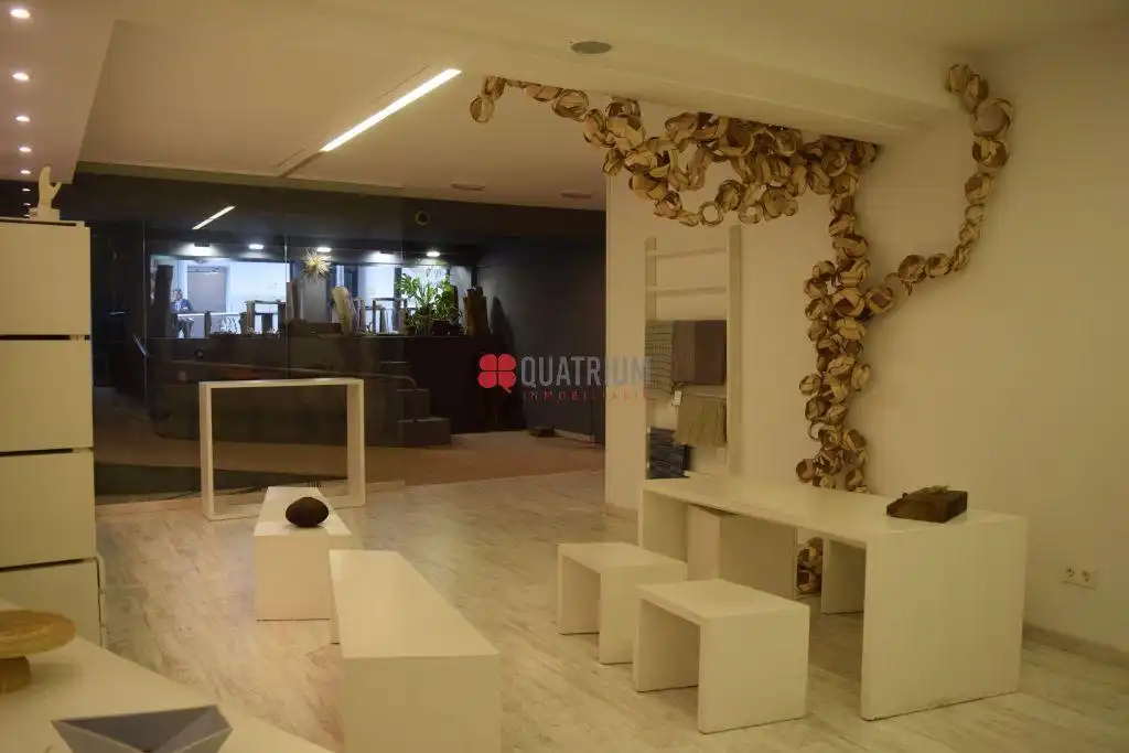 Local comercial de lloguer a Rúa De Alfredo Brañas, imagen 2