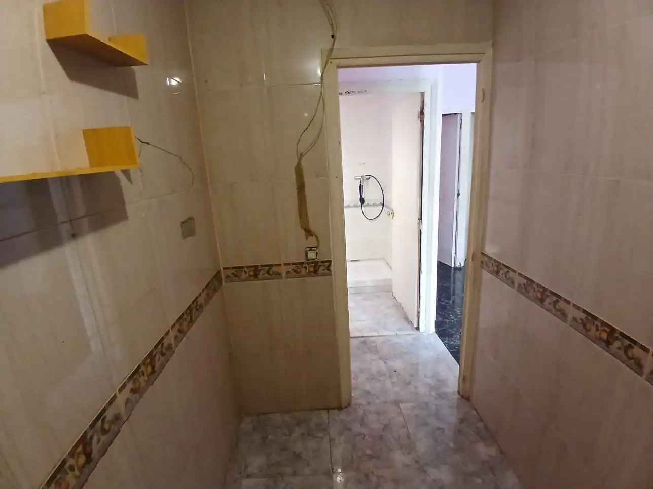 Bathroom of Flat for sale in Girona