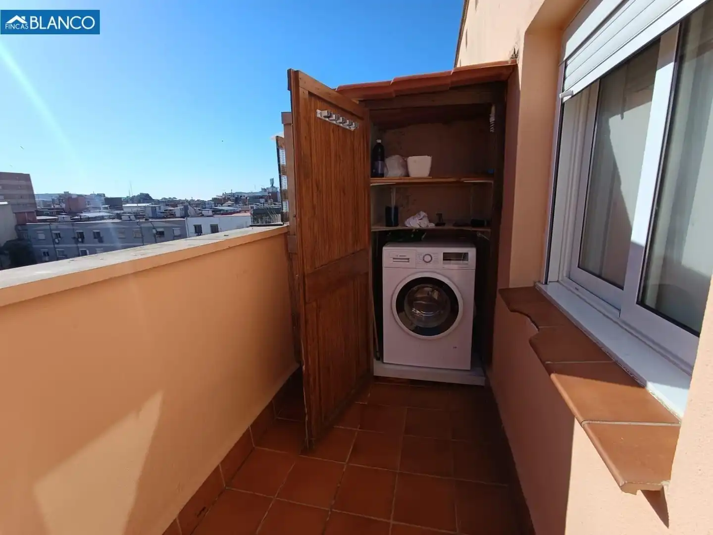 Balcony of Attic for sale in L'Hospitalet de Llobregat  with Heating, Parquet flooring and Terrace