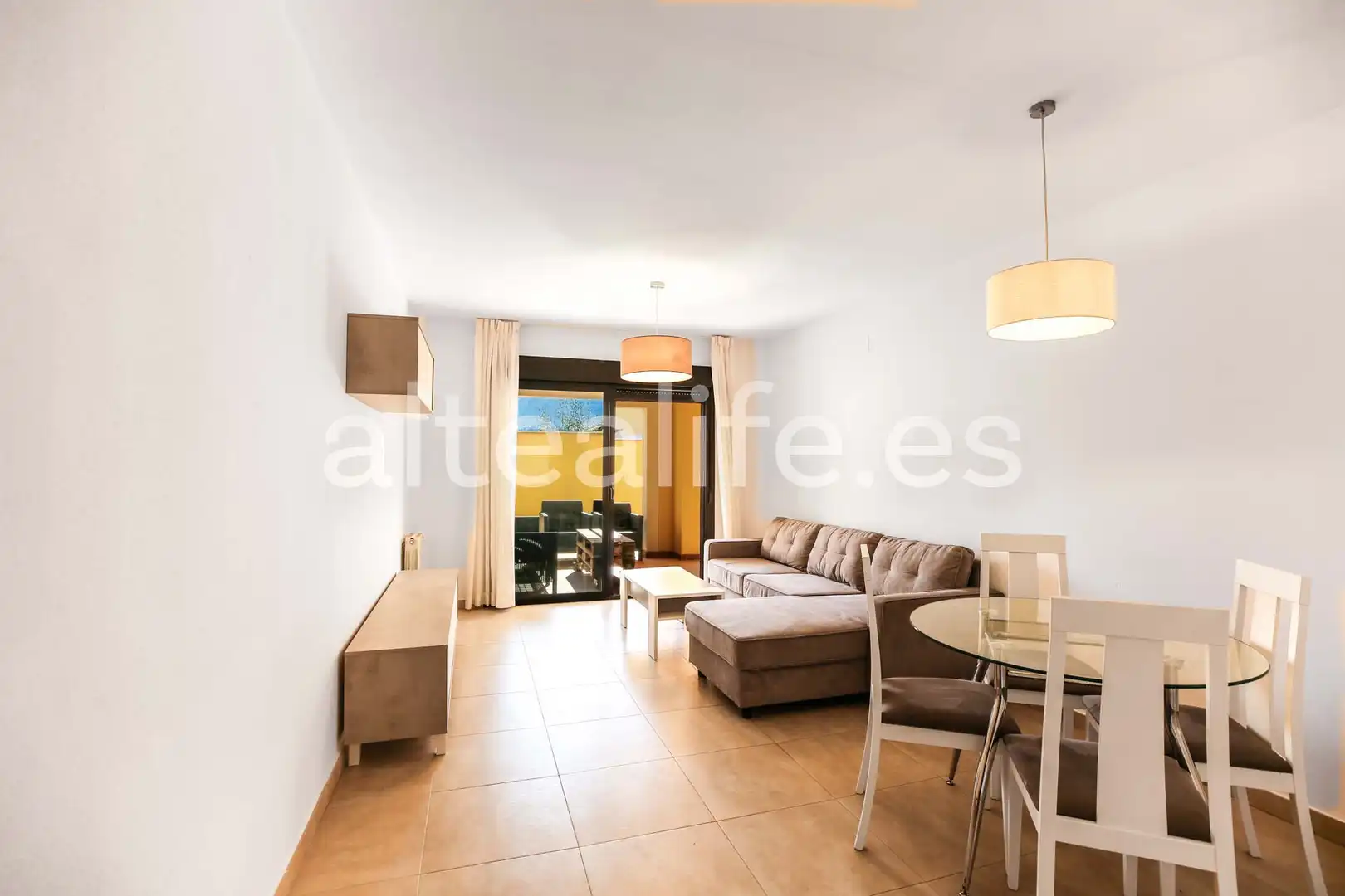 Sala de estar de Apartamento de alquiler en L'Alfàs del Pi con Aire acondicionado, Terraza y Trastero
