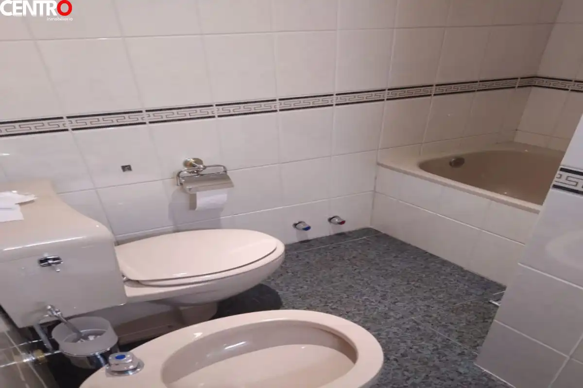 Bany de Pis de lloguer en Granada amb Aire condicionat i Calefacció
