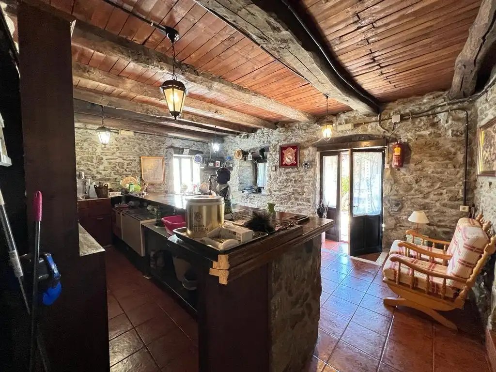 Cocina de Finca rústica en venta en Puente de Domingo Flórez con Jardín privado, Amueblado y Balcón
