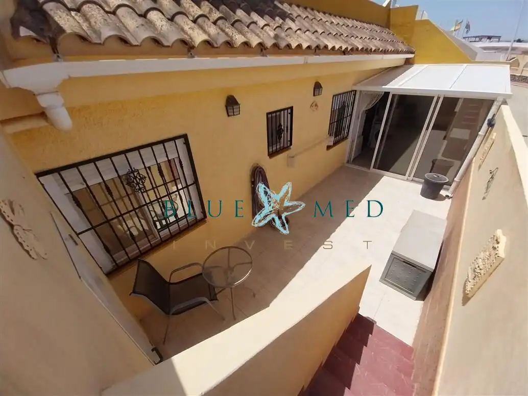Vista exterior de Casa o xalet en venda en Mazarrón amb Aire condicionat, Calefacció i Jardí privat