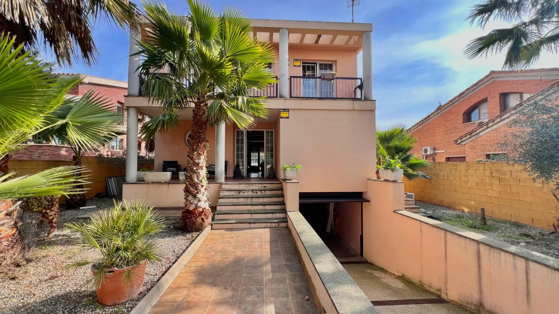 Vista exterior de Casa o xalet en venda en Vallmoll amb Aire condicionat i Piscina