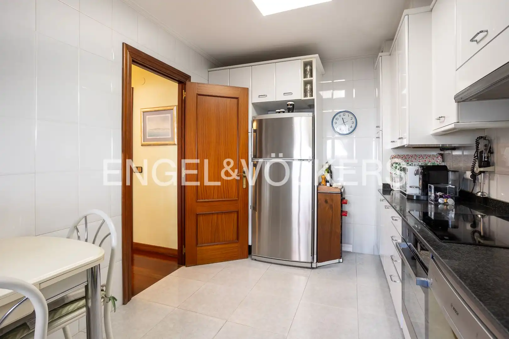 Küche von Einfamilien-Reihenhaus zum Verkauf in Santander mit Heizung, Privatgarten und Terrasse