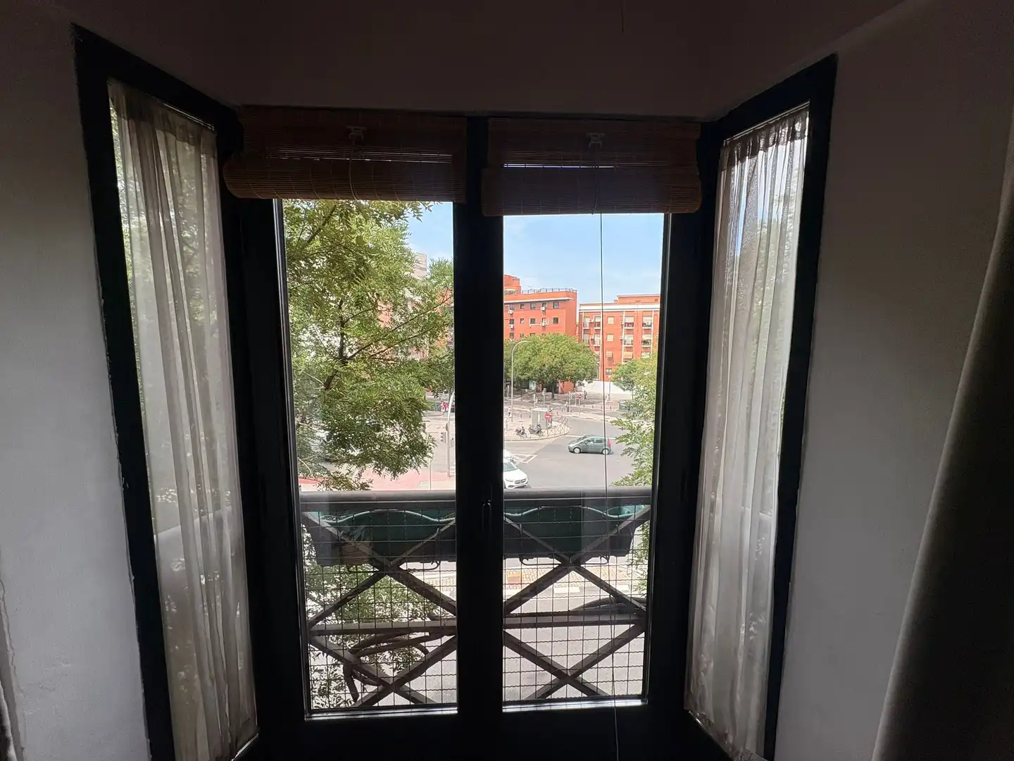 Schlafzimmer von Wohnung zur Miete in Madrid mit Heizung und Balkon