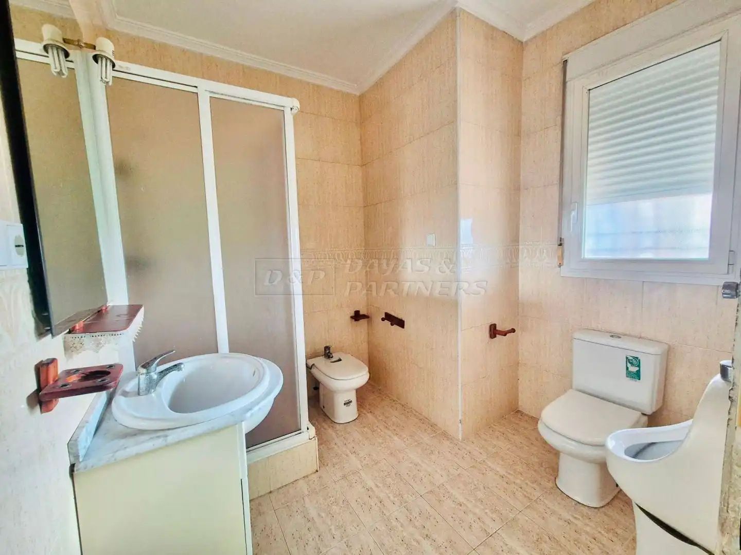 Bany de Casa o xalet en venda en Orihuela amb Jardí privat, Terrassa i Piscina