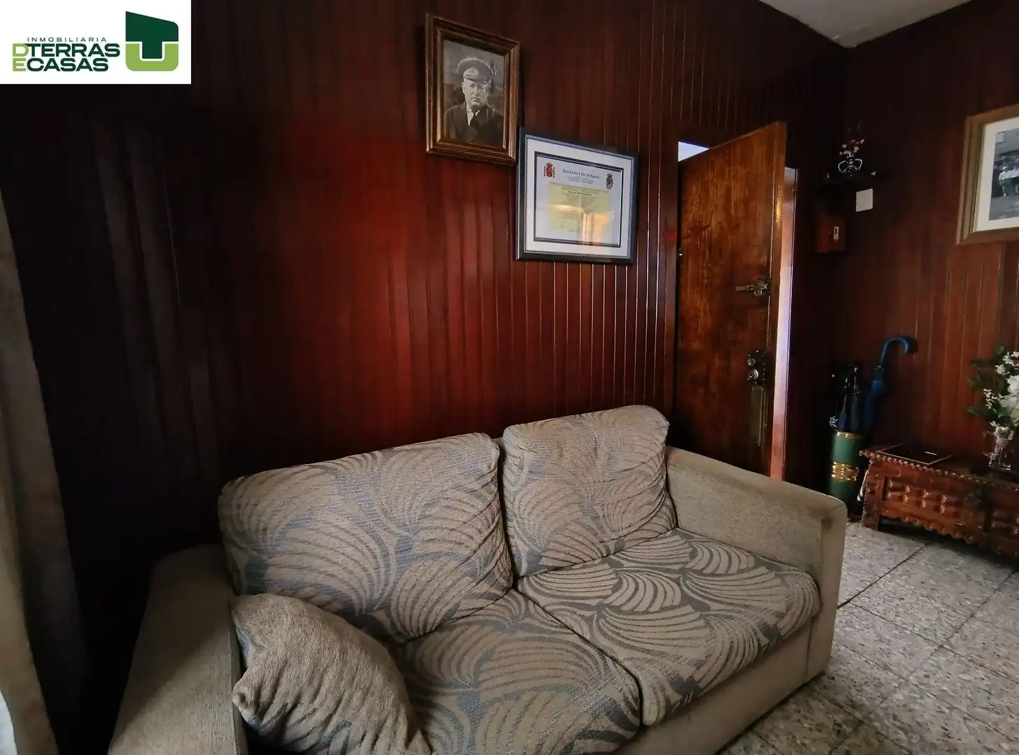 Sala d'estar de Casa o xalet en venda en Pontevedra Capital  amb Terrassa, Traster i Moblat