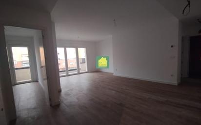 Living room of Flat for sale in  Albacete Capital  with Air Conditioner and Balcony