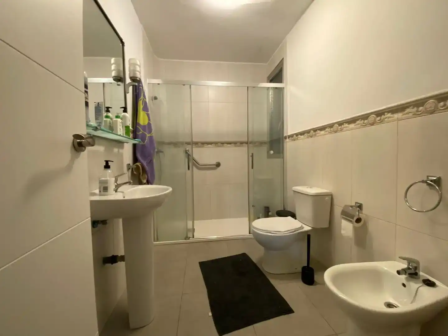 Bathroom of Flat for share in Sevilla  with Air Conditioner, Parquet flooring and Balcony
