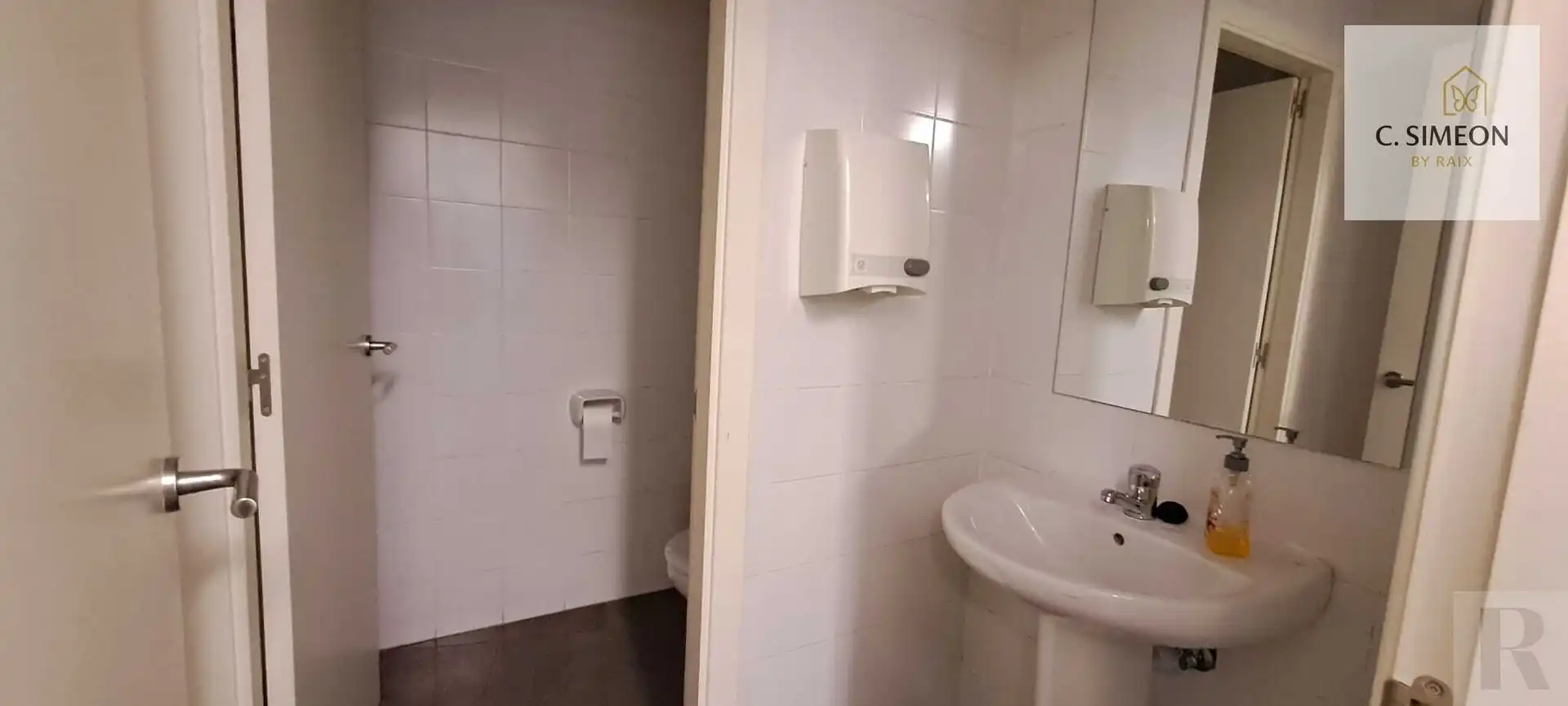 Baño de Local en venta en Azuqueca de Henares