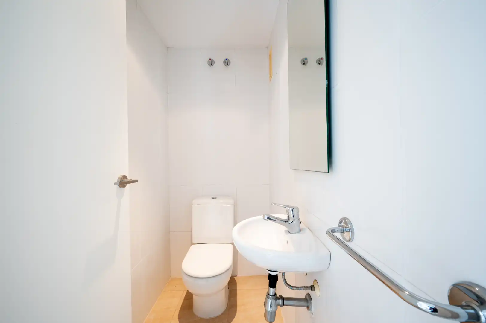 Baño de Piso en venta en Barcelona con Aire acondicionado, Calefacción y Terraza