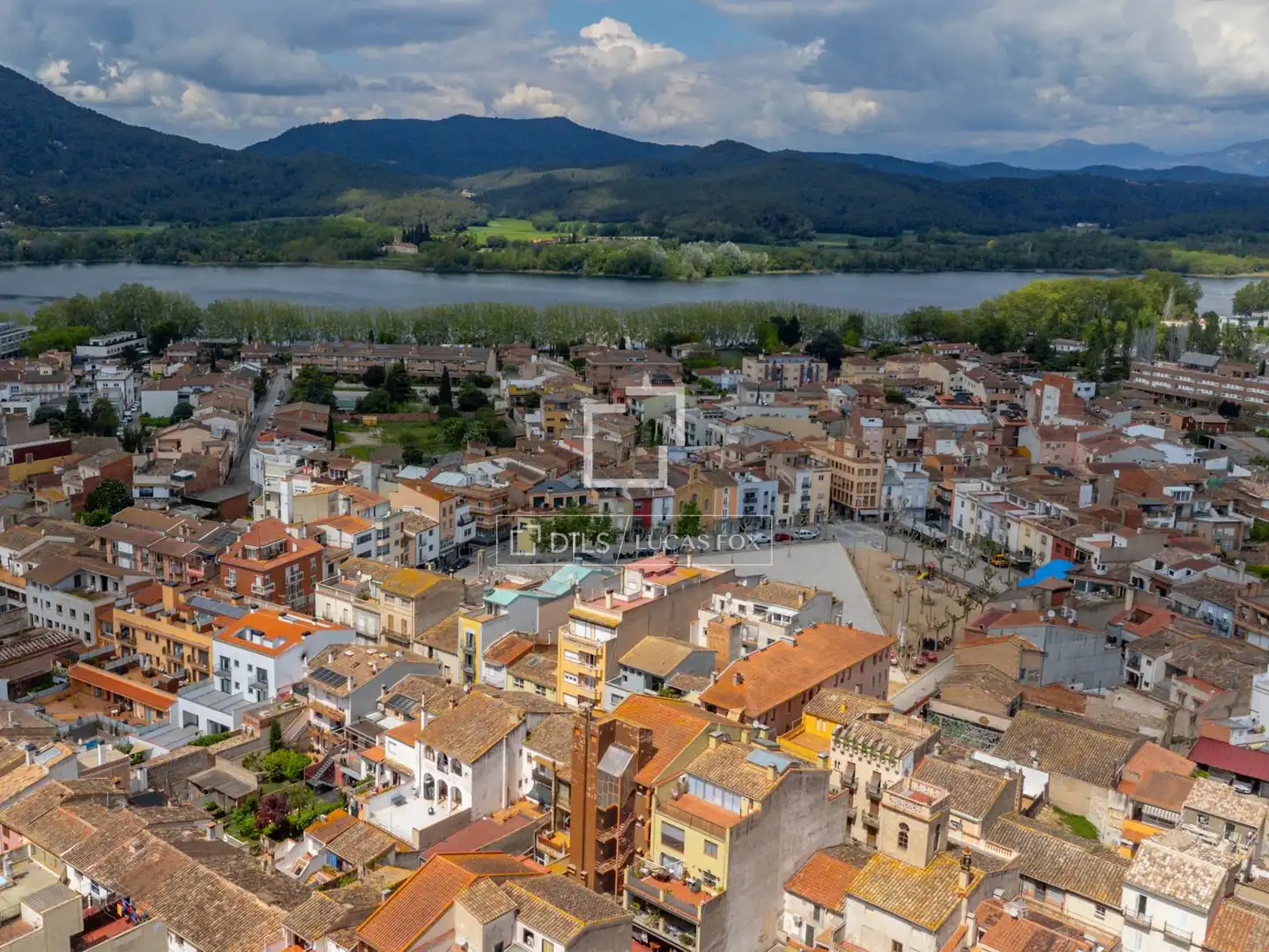 Vista exterior de Casa o chalet en venta en Banyoles con Calefacción y Balcón