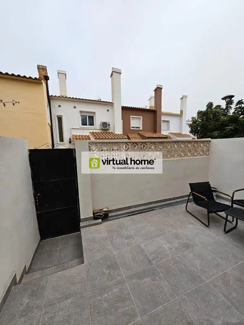 Vista exterior de Casa o xalet de lloguer en Relleu amb Aire condicionat i Terrassa