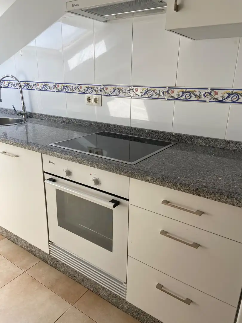Cuina de Àtic en venda en Lalín amb Calefacció, Terrassa i Traster