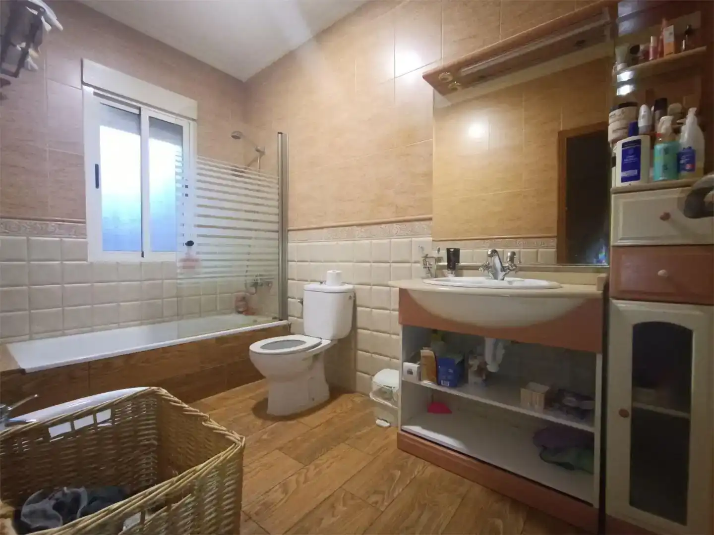Badezimmer von Maisonette zum Verkauf in Moraleja mit Abstellraum