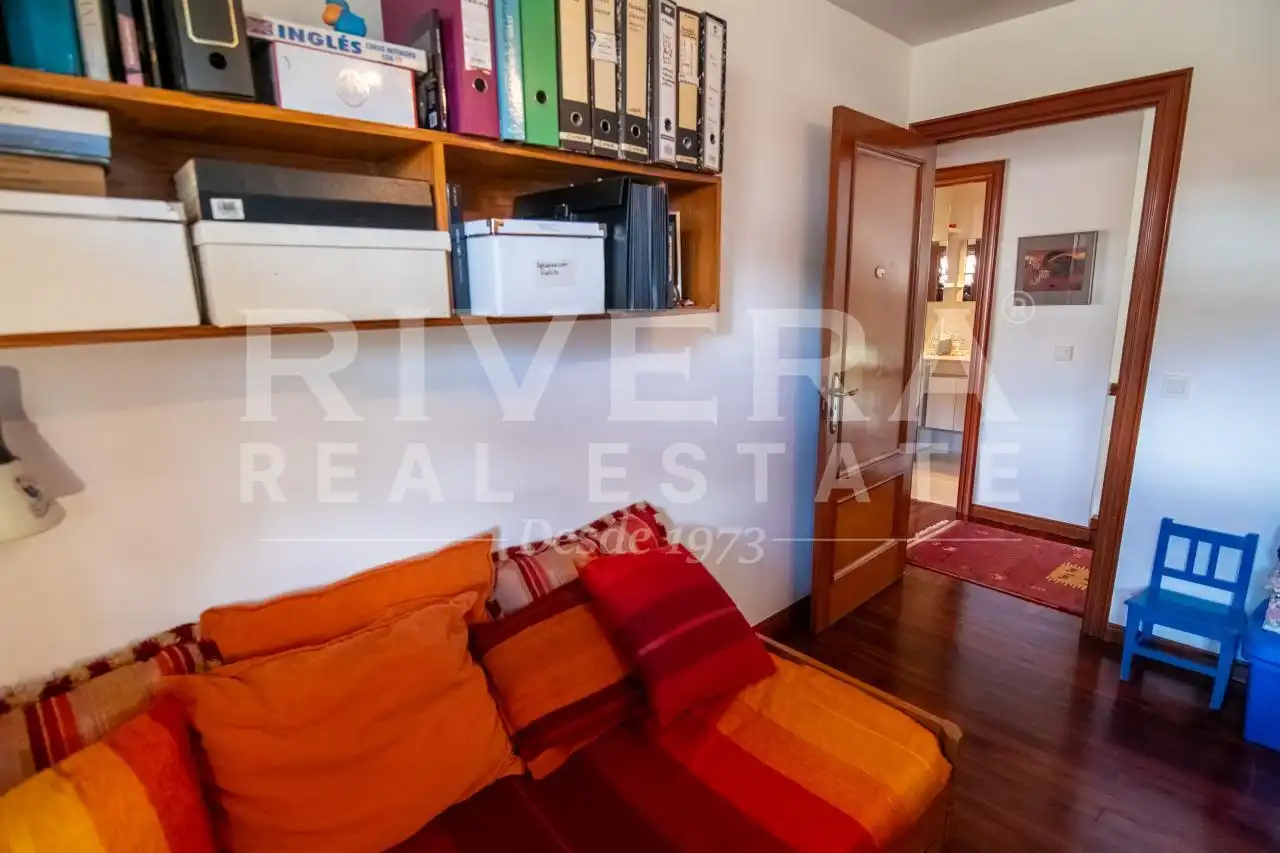 Sala de estar de Casa o chalet en venta en Vigo  con Calefacción, Jardín privado y Terraza