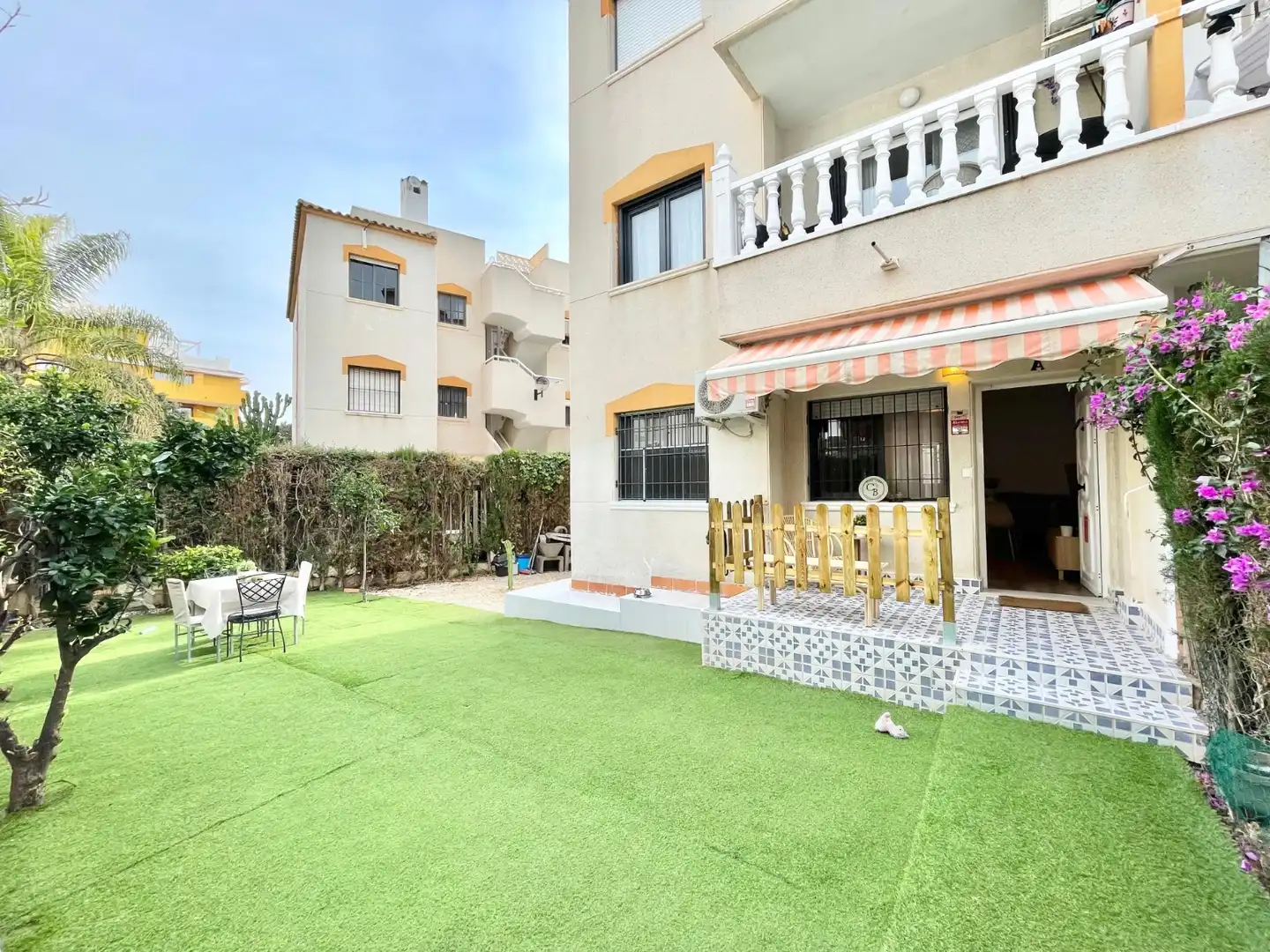 Garden of Ground floor for rent in Torrevieja  with Air Conditioner, Heating and Private garden