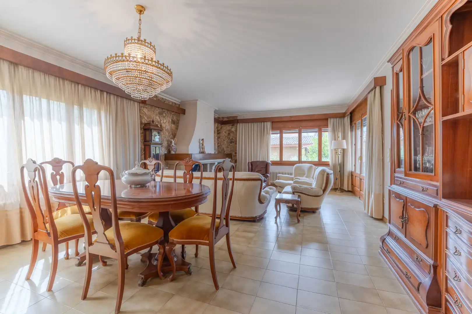 Comedor de Casa o chalet en venta en La Bisbal d'Empordà con Calefacción, Jardín privado y Terraza