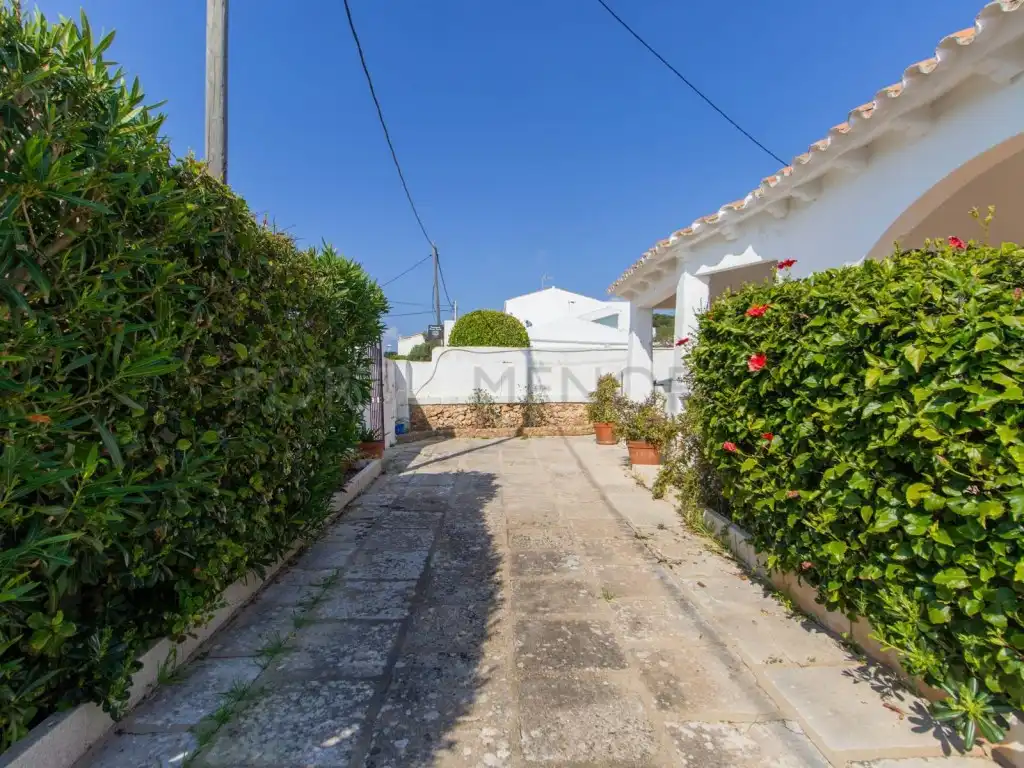 Vista exterior de Casa o chalet en venta en Sant Lluís con Terraza